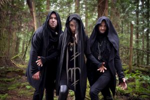 The description ‘dark electronic folk’ isn’t one you hear very often, if ever, but it describes the sound of Hem Netjer perfectly. Led by vocalist Raven Rissy, Hem Netjer work out of Vancouver, B.C., on the West Coast of Canada.